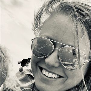 Meet your Posher, April